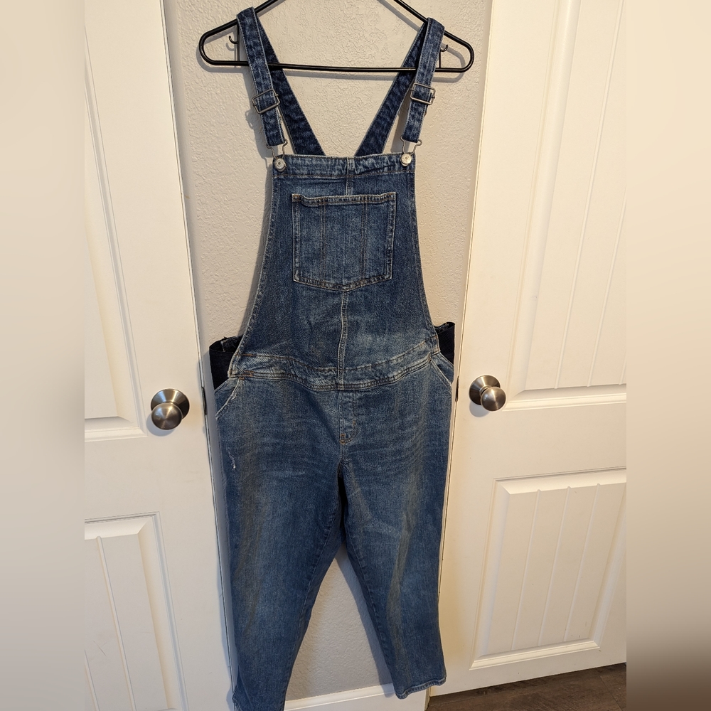 Maternity overalls